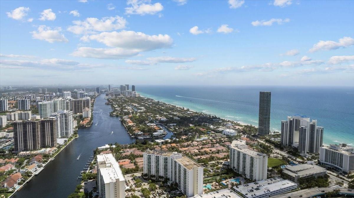 19195 NE 36th Ct #2004 Aventura, FL 33180