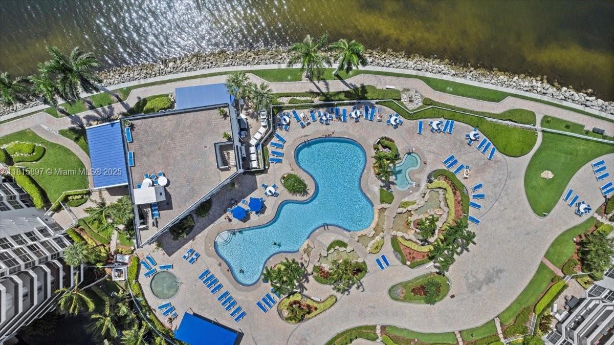 19195 NE 36th Ct #2004 Aventura, FL 33180