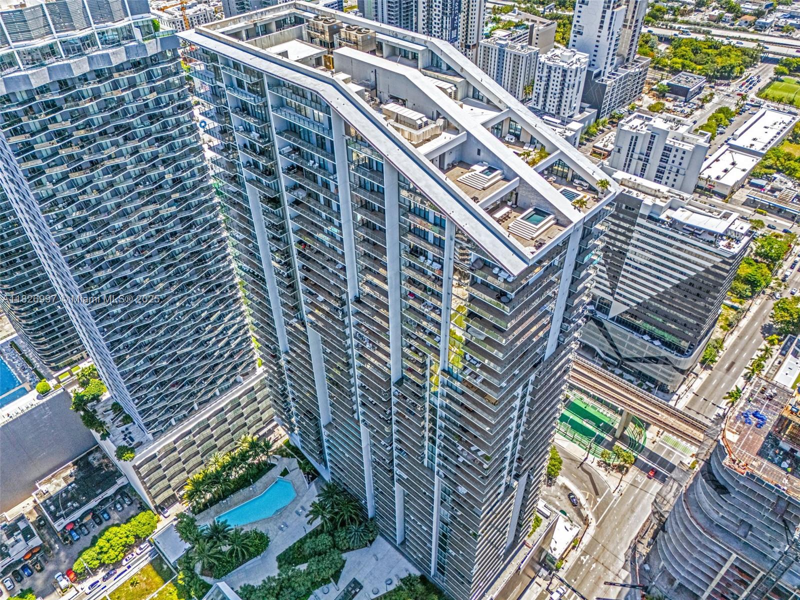 image Rise Condominium35