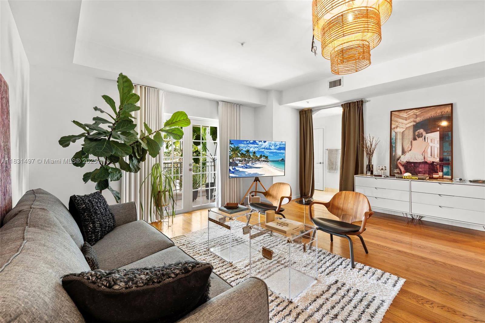 1415 Sunset Harbour Dr #406 Miami Beach, FL 33139