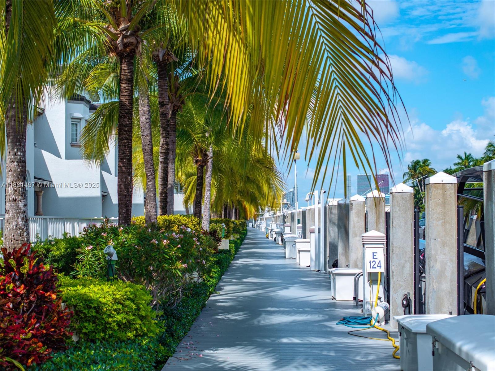 1415 Sunset Harbour Dr #406 Miami Beach, FL 33139