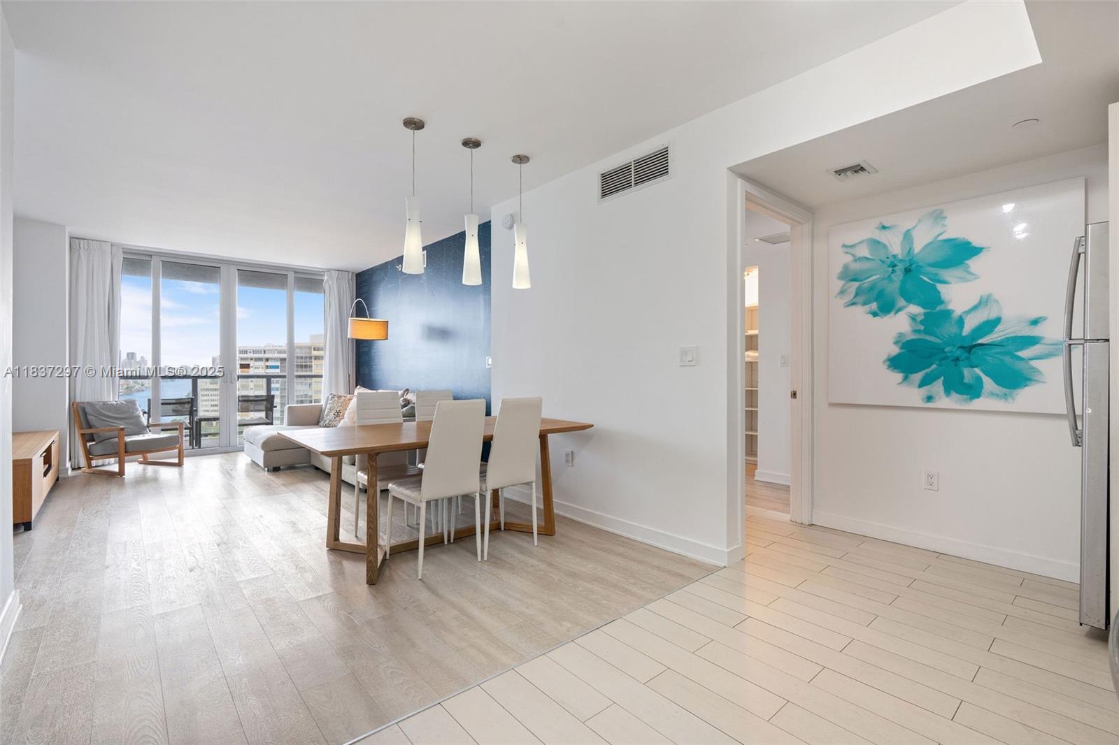 image Beachwalk Condominium9