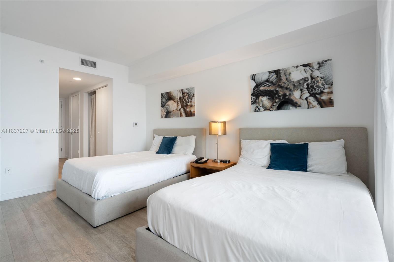 image Beachwalk Condominium12