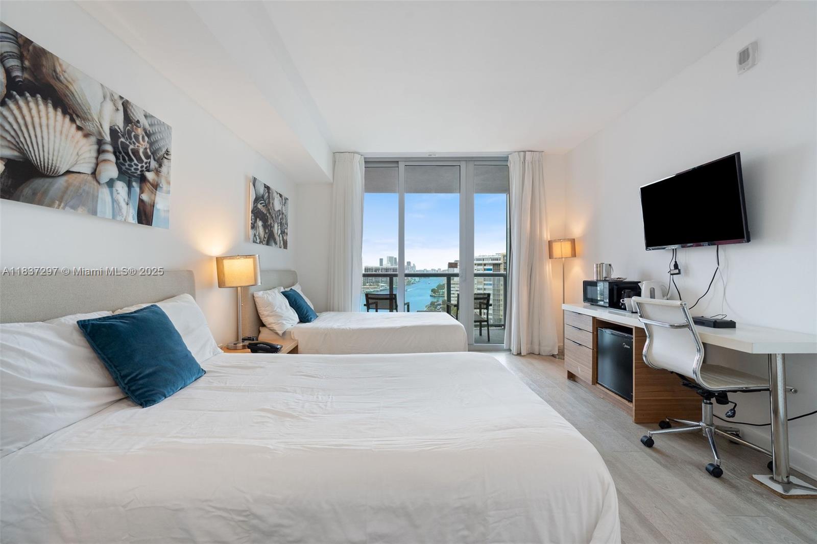 image Beachwalk Condominium13