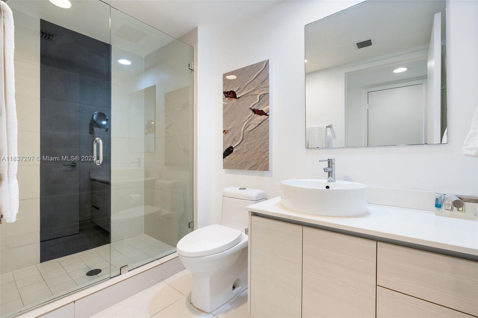 image Beachwalk Condominium14