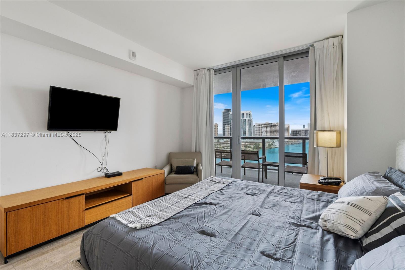 image Beachwalk Condominium19