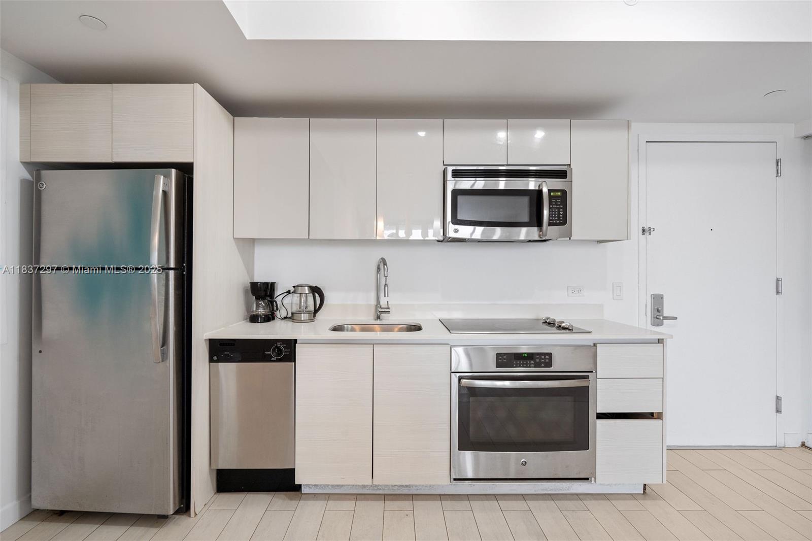 image Beachwalk Condominium8