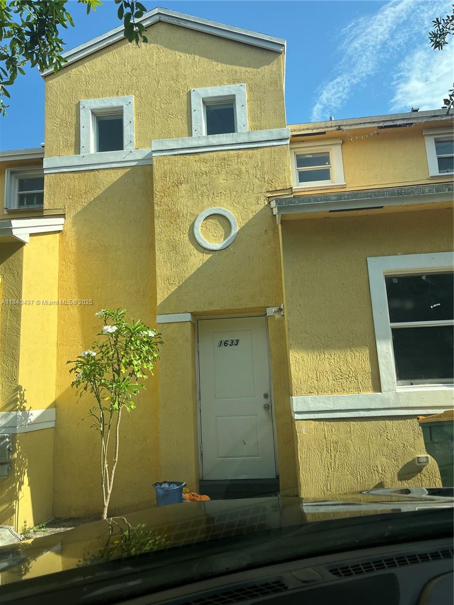 1633 Sunrise Blvd