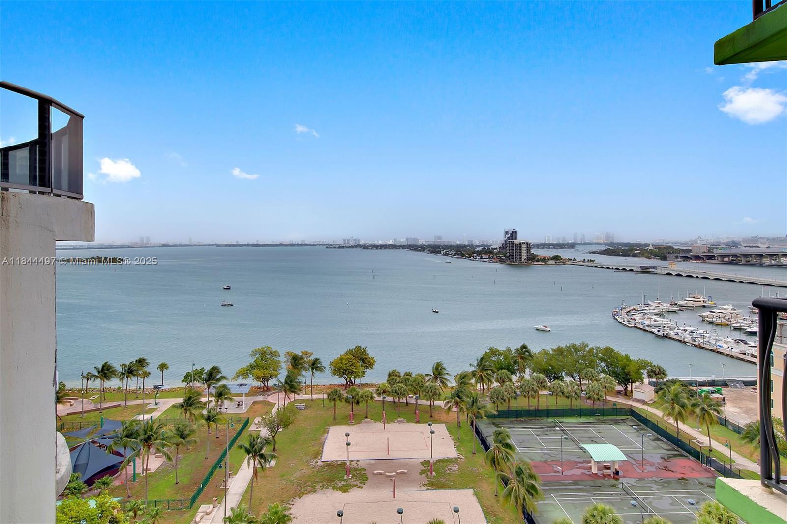 1756 N Bayshore Dr #34A