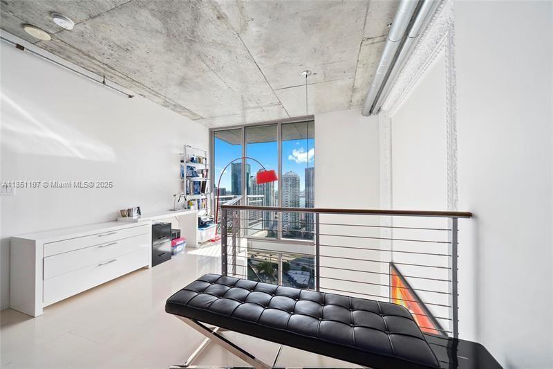 image 01413812207509