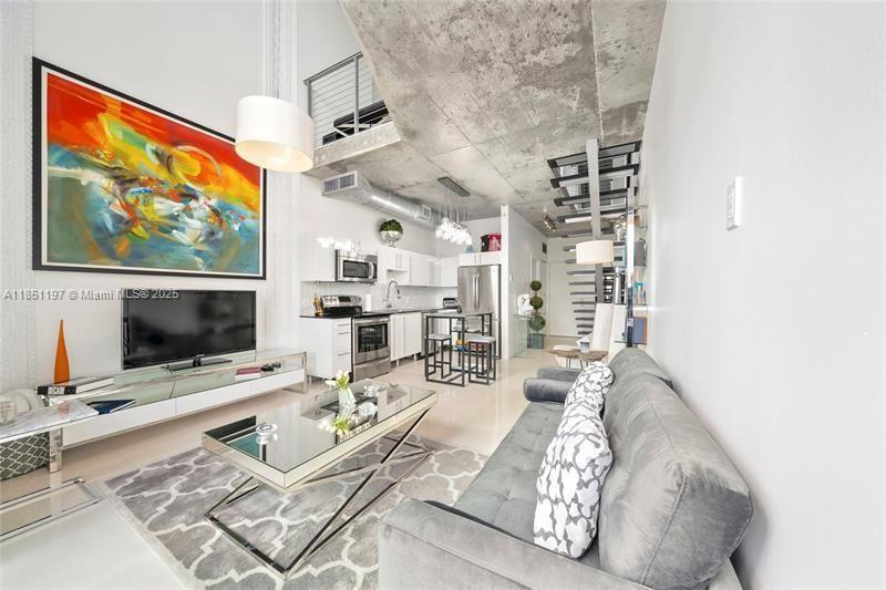 image 01413812207503