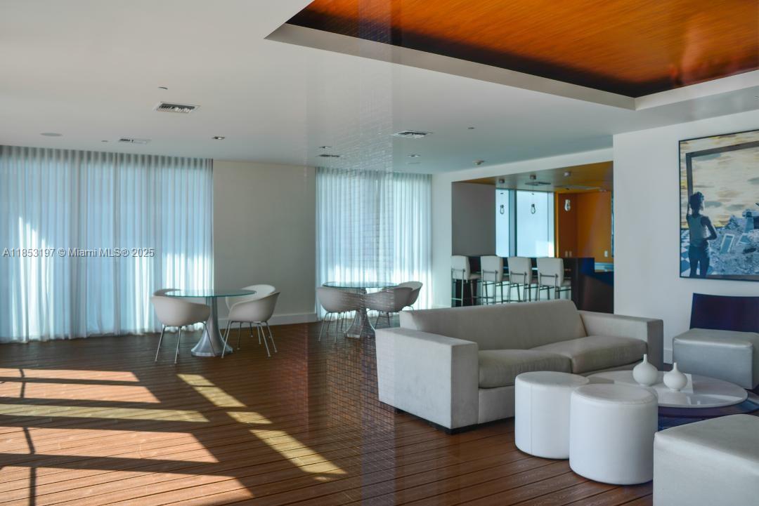 image 500 Brickell West Condo9