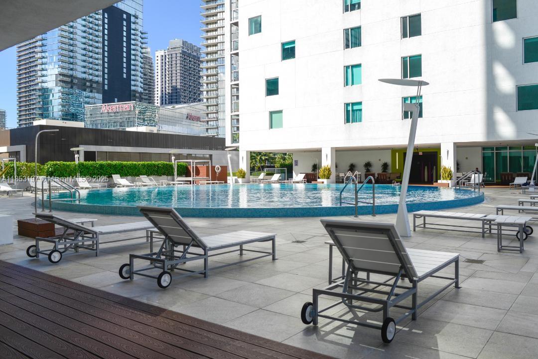 image 500 Brickell West Condo12