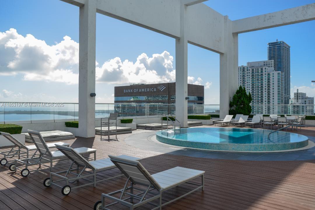 image 500 Brickell West Condo13