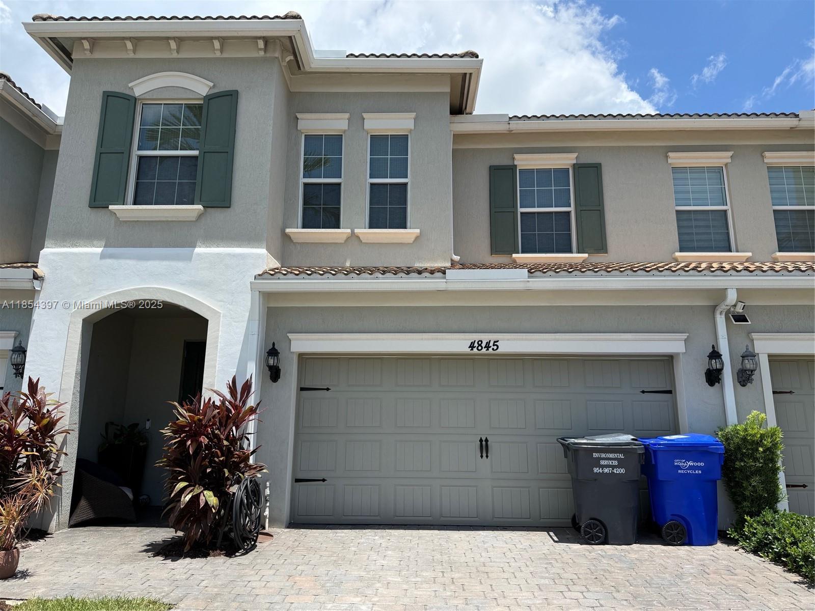 4845 Eucalyptus Dr