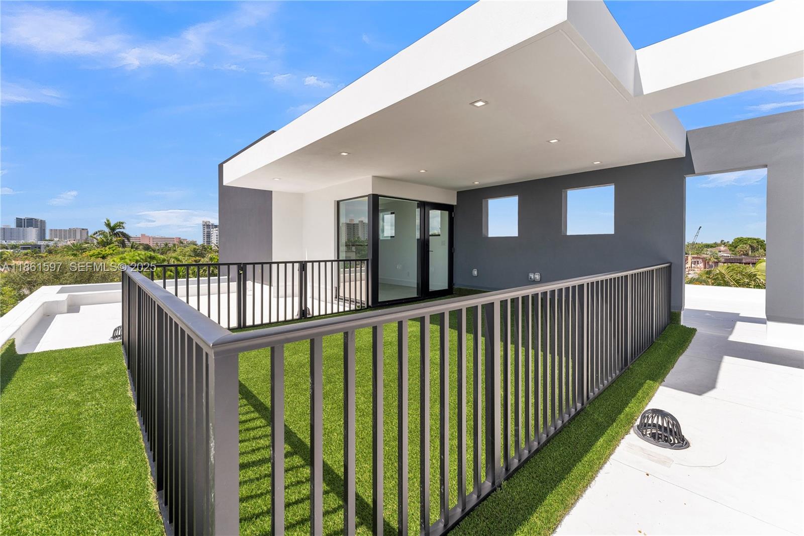 3205 Leigh Rd Pompano Beach, FL 33062