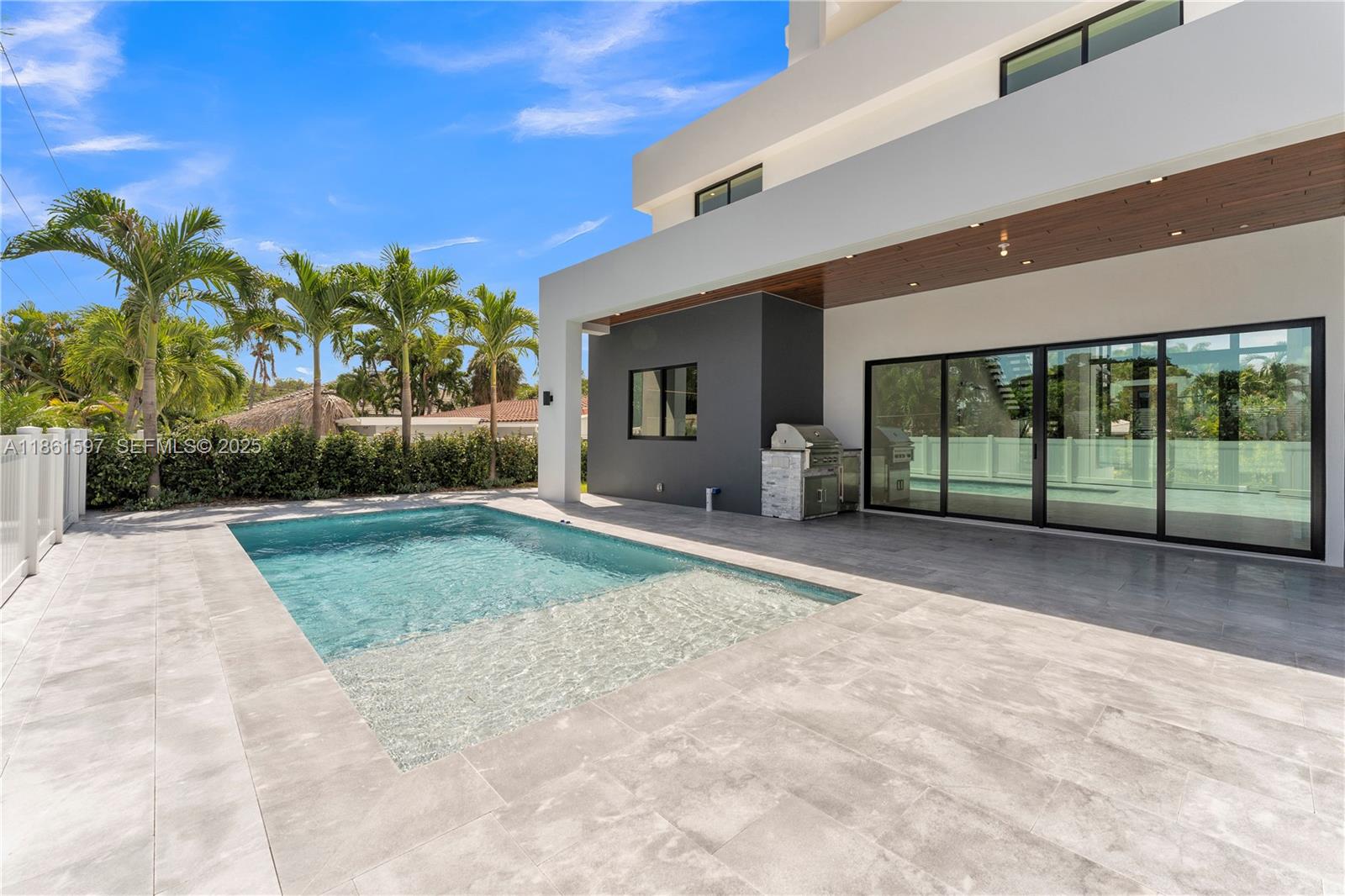 3205 Leigh Rd Pompano Beach, FL 33062