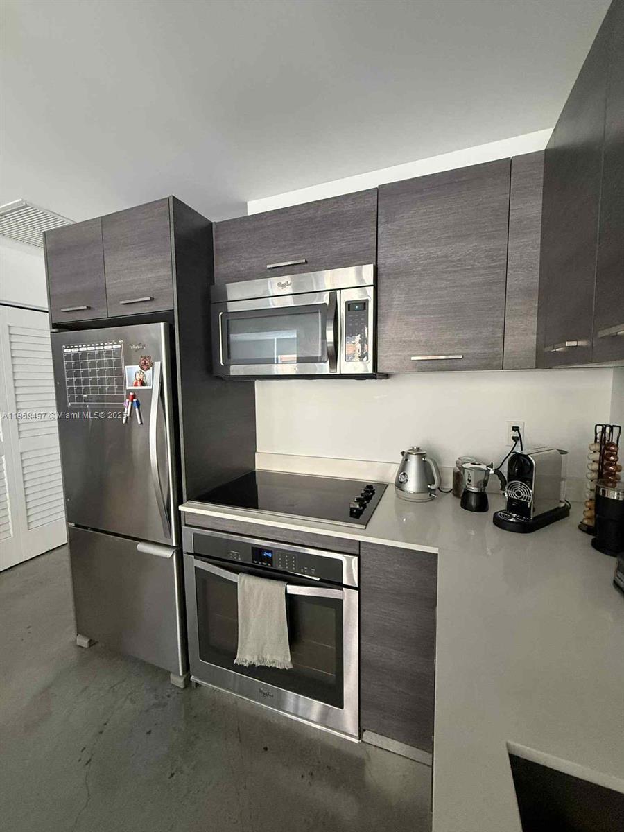 151 SE 1st St #503