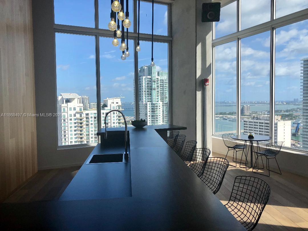 image Centro Condominium11