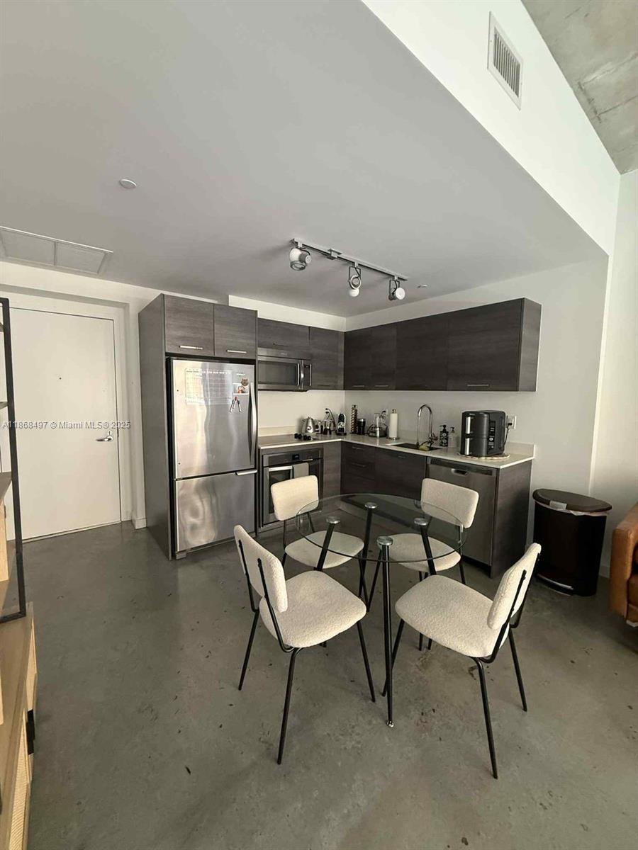image Centro Condominium2
