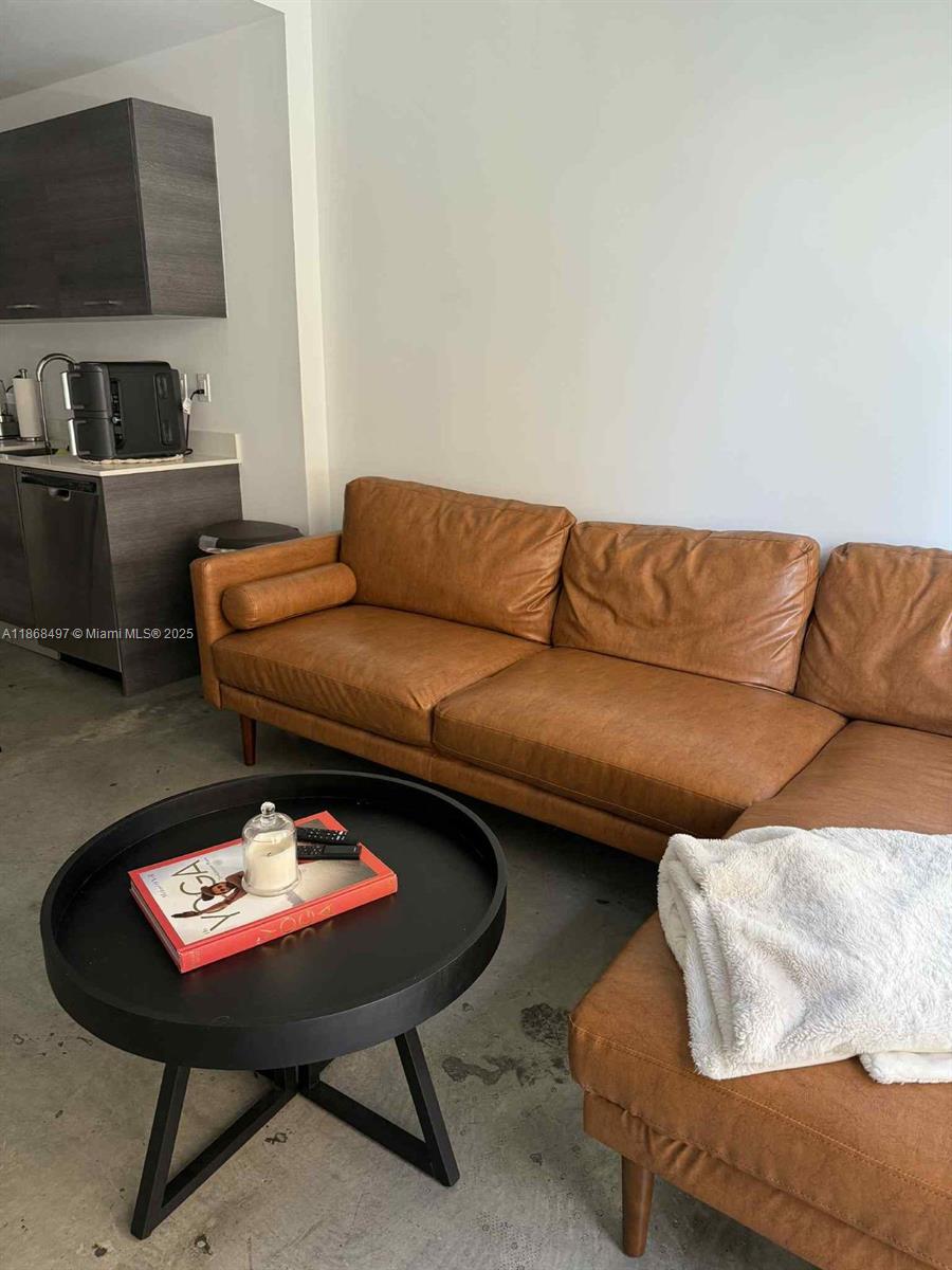 image Centro Condominium3