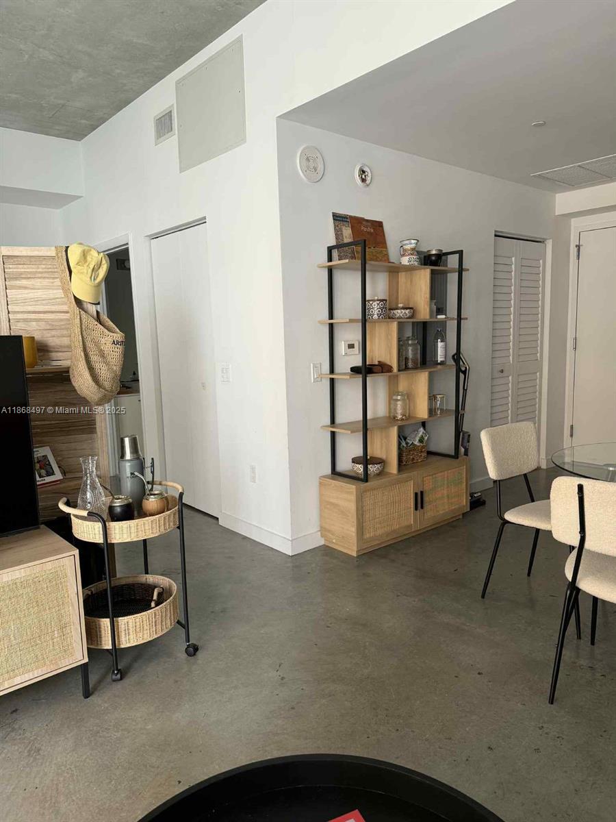 image Centro Condominium4