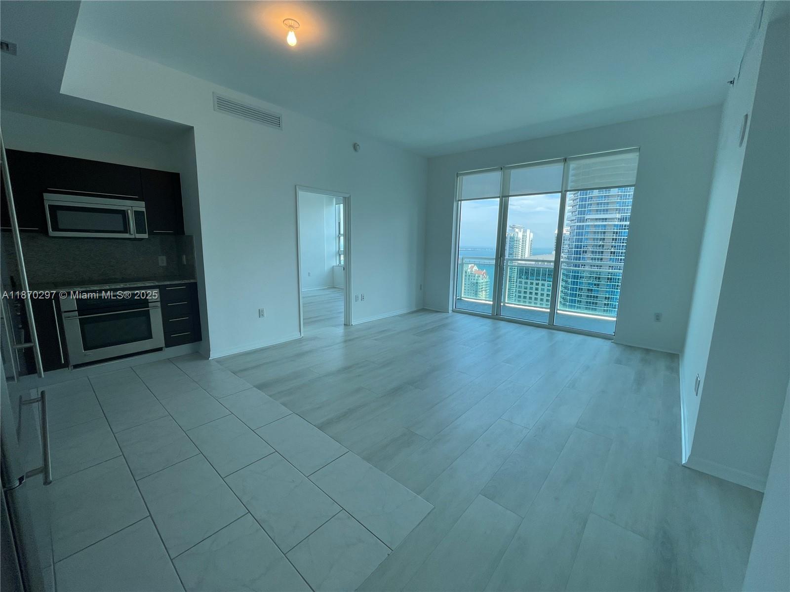 950 Brickell Bay Dr #4407