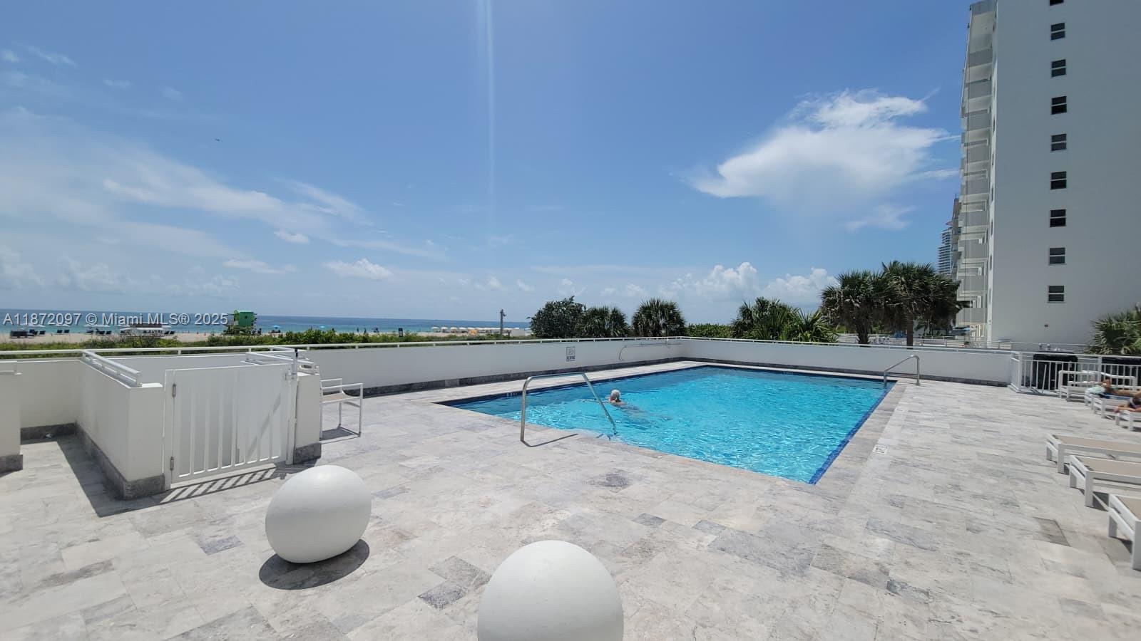 401 Ocean Dr #303