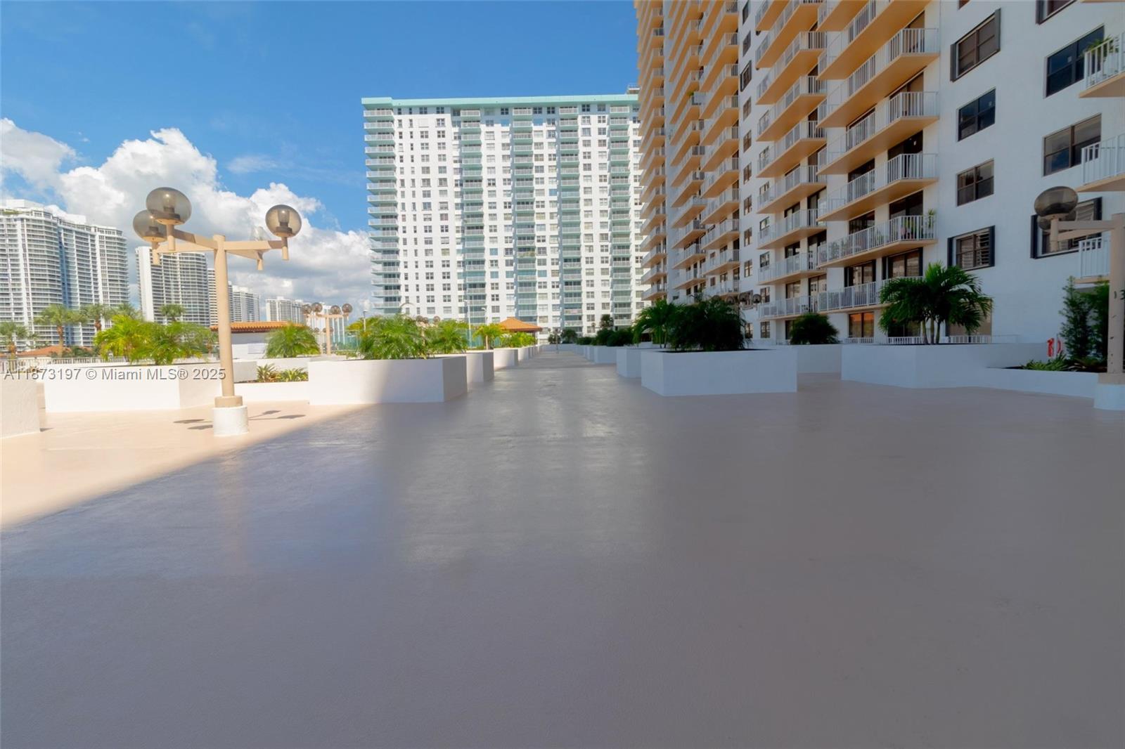image Winston Towers29