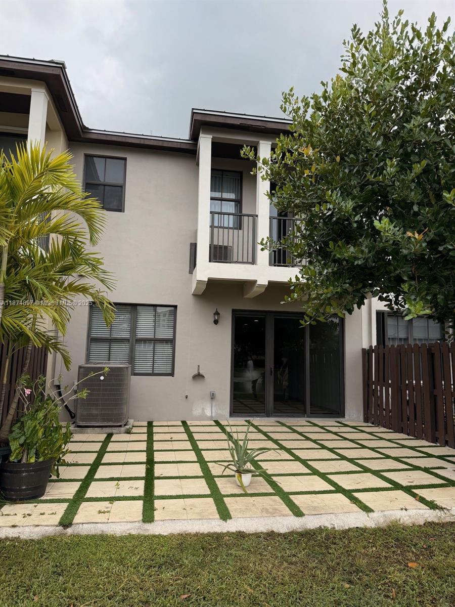 5980 NW 104th Ct