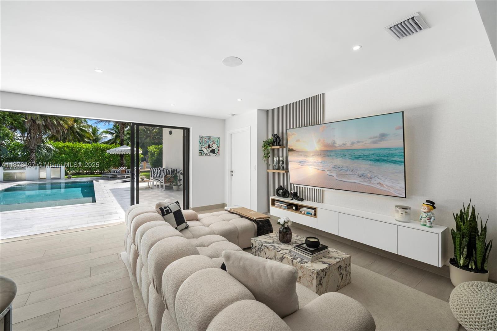 8033 Noremac Ave Miami Beach, FL 33141