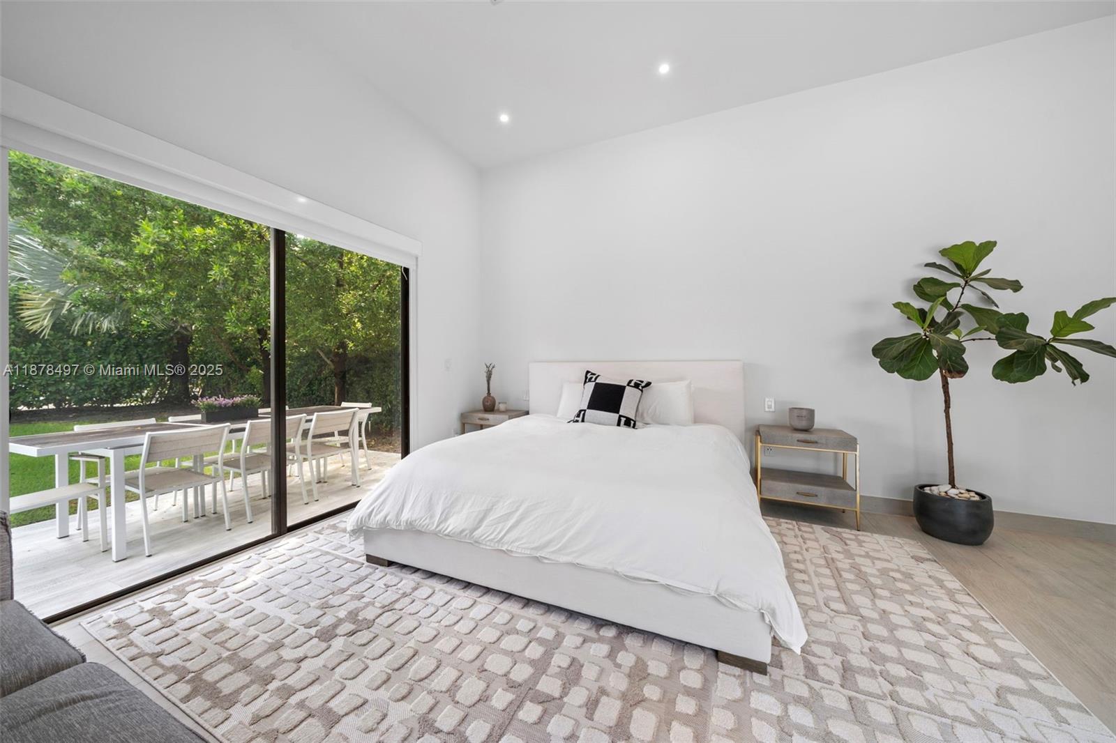 8033 Noremac Ave Miami Beach, FL 33141