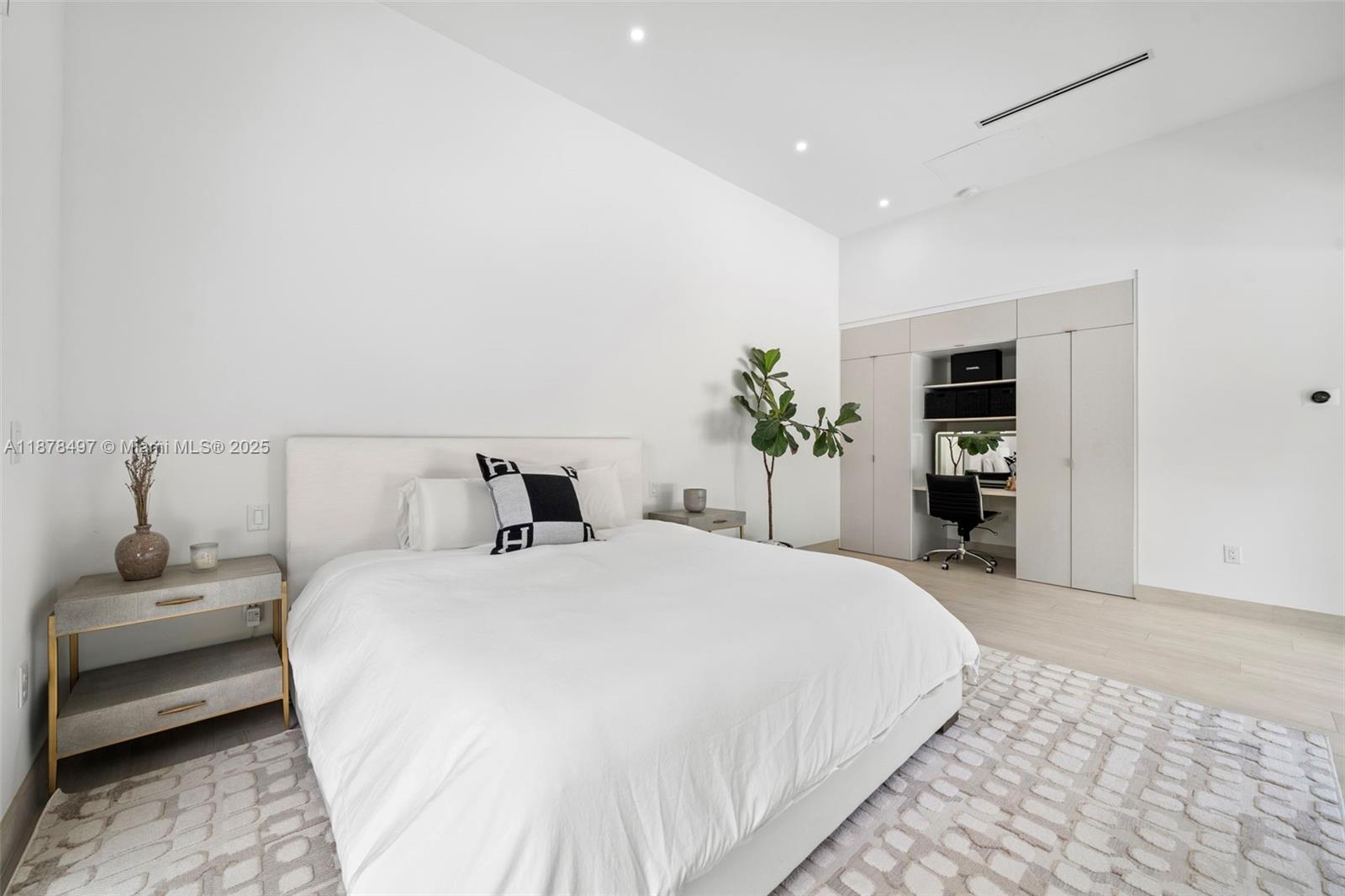 8033 Noremac Ave Miami Beach, FL 33141