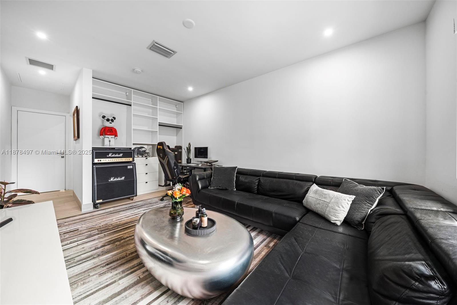 8033 Noremac Ave Miami Beach, FL 33141