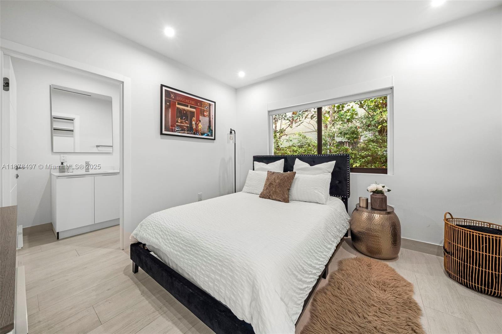 8033 Noremac Ave Miami Beach, FL 33141