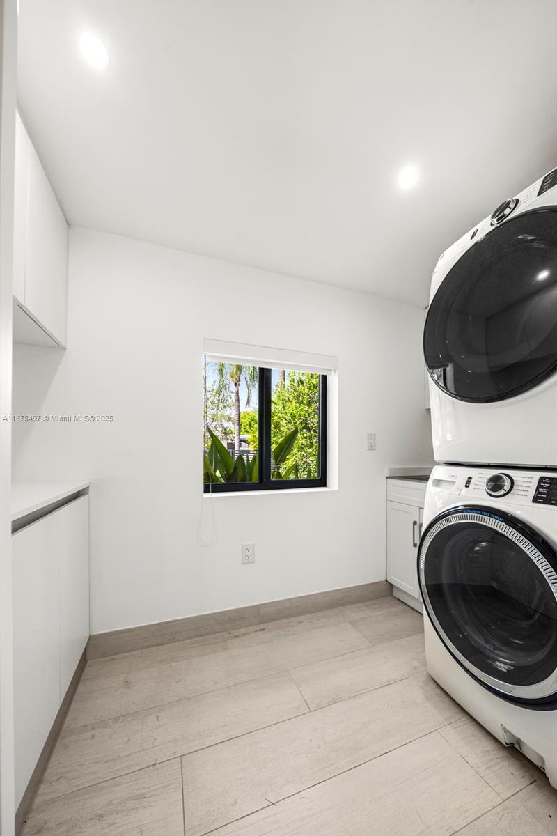 8033 Noremac Ave Miami Beach, FL 33141