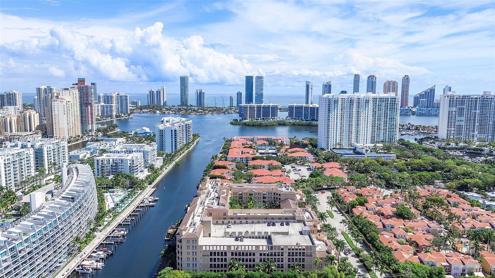 image Alaqua Condo33