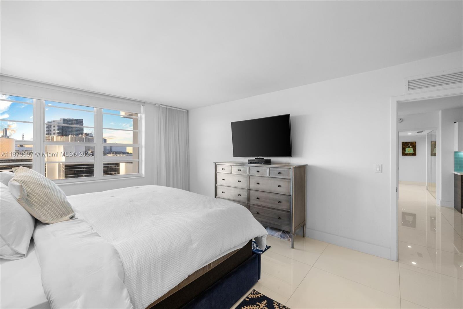 100 Lincoln Rd #1523/1525 Miami Beach, FL 33139