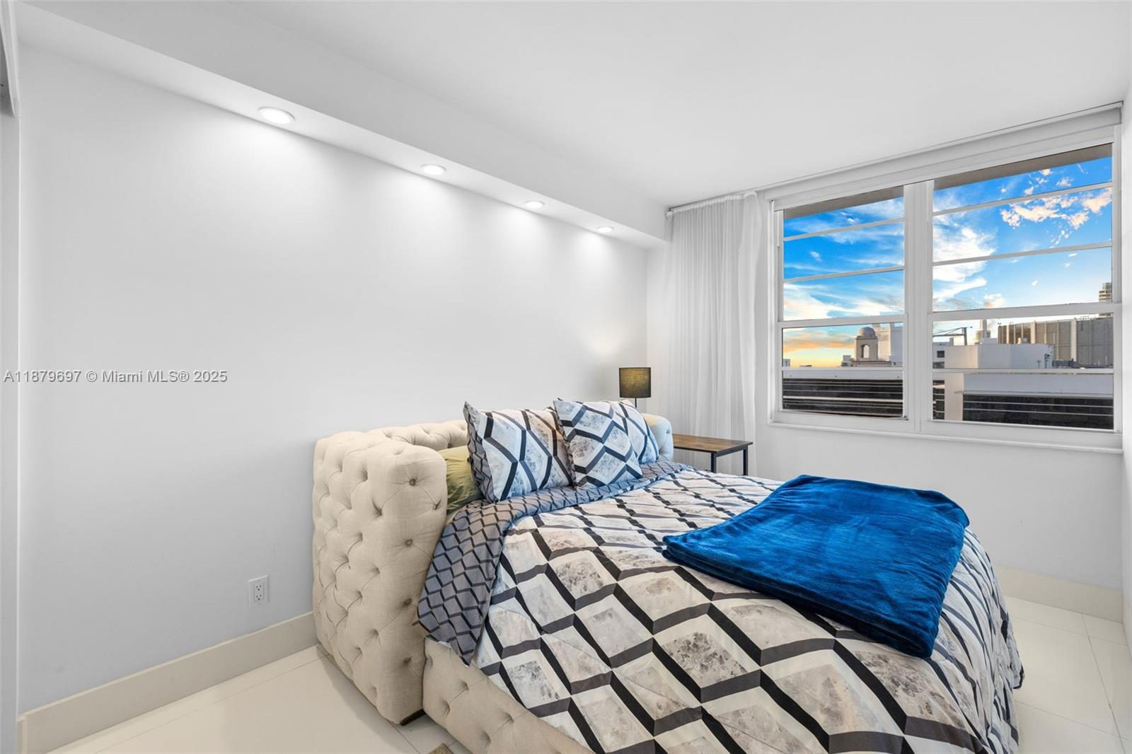 100 Lincoln Rd #1523/1525 Miami Beach, FL 33139