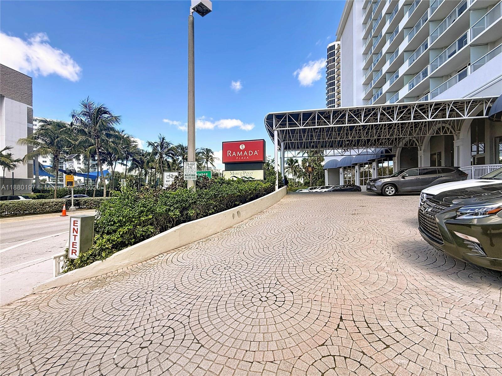 19201 Collins Ave #1010