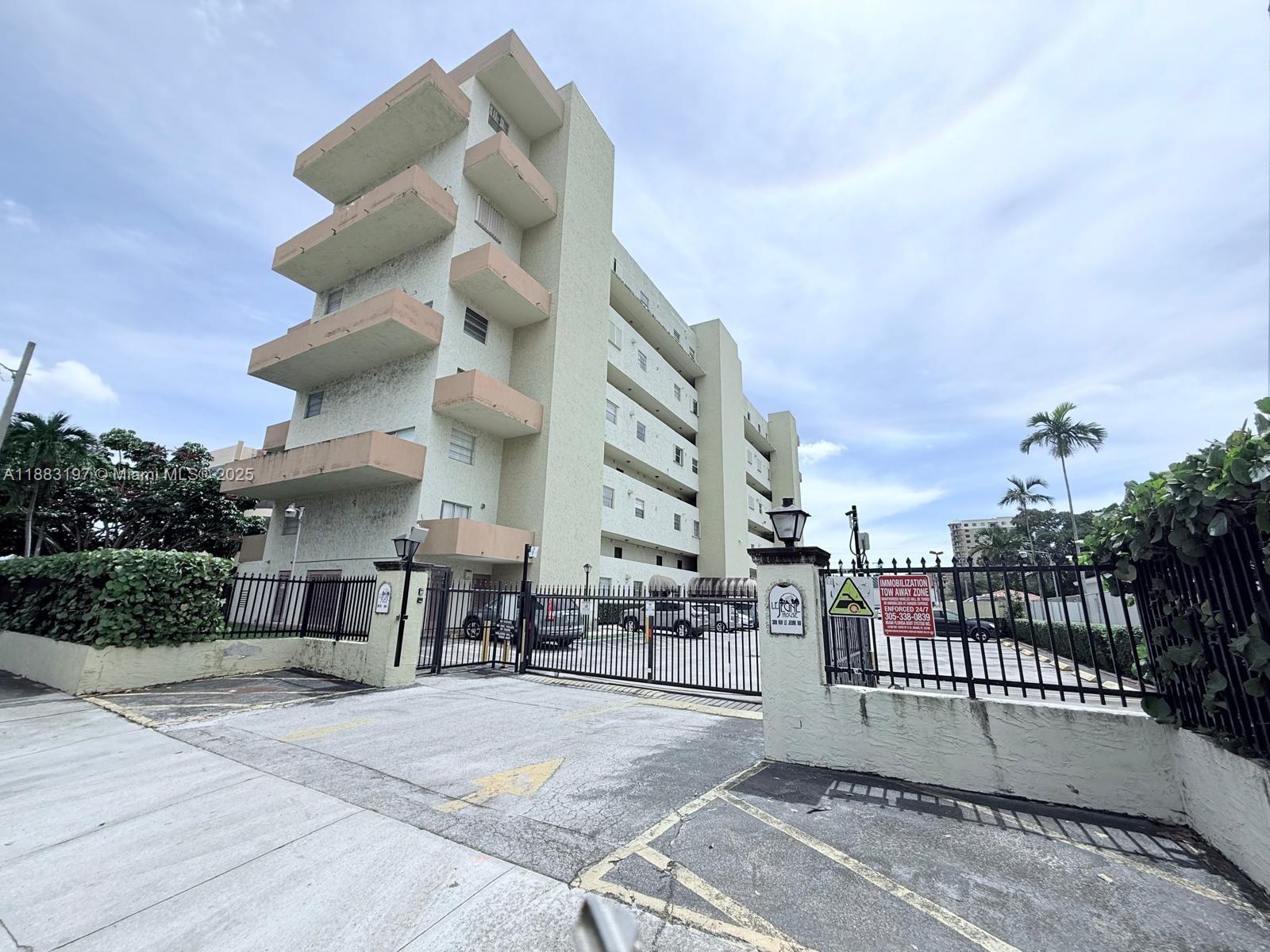 300 NW 42nd Ave #109