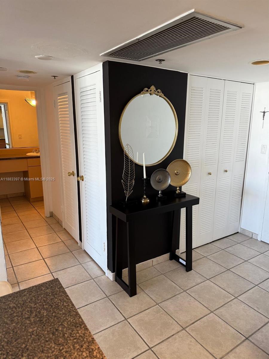 image The Decoplage Condo15