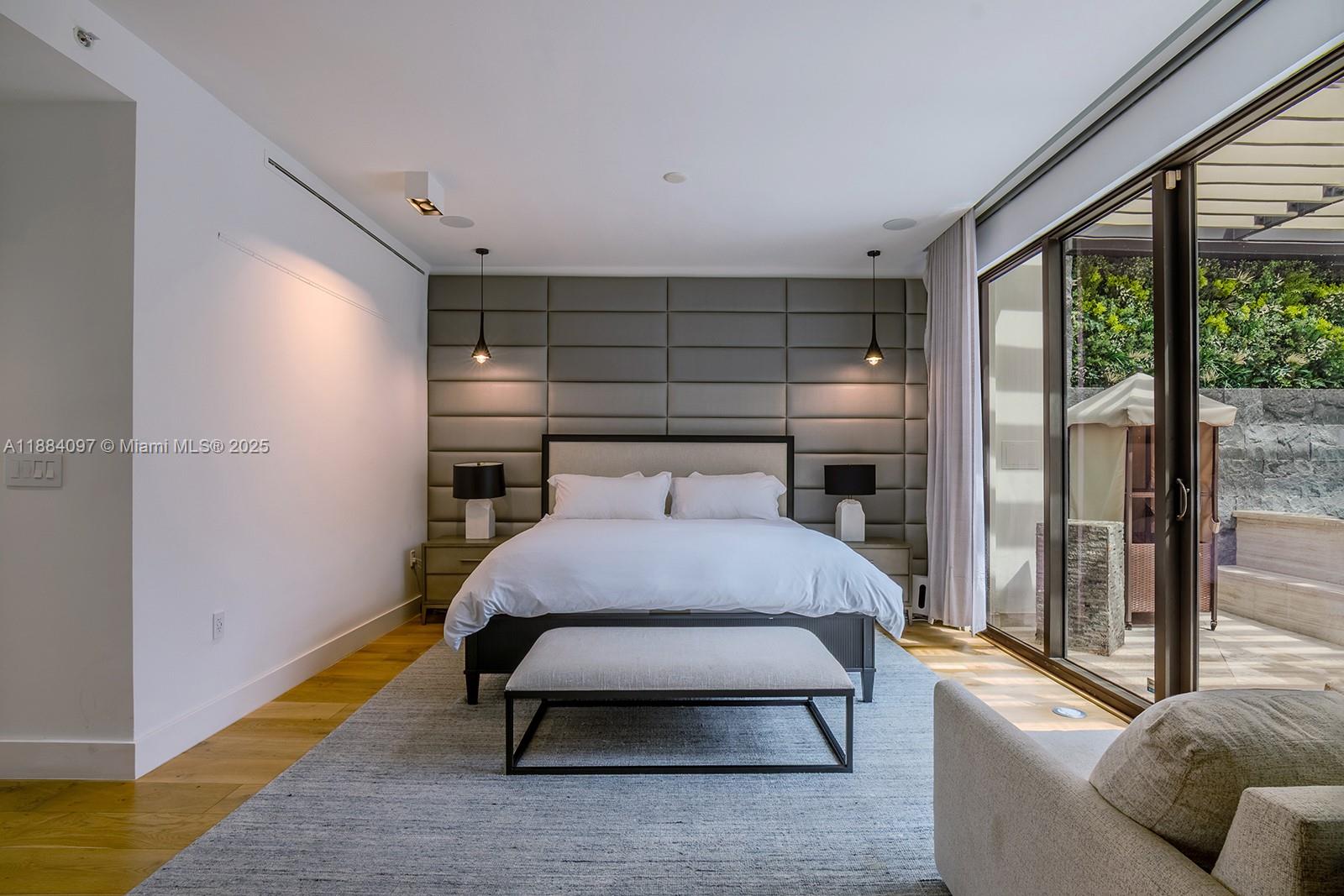 350 Meridian Ave #PH Miami Beach, FL 33139 350 Meridian Ave #PH Miami Beach, FL 33139