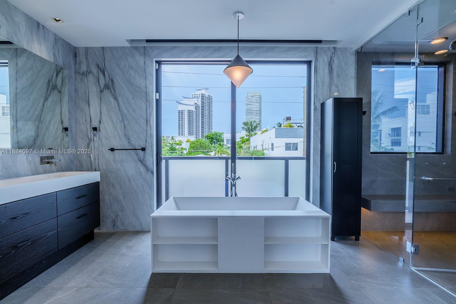 350 Meridian Ave #PH Miami Beach, FL 33139 350 Meridian Ave #PH Miami Beach, FL 33139