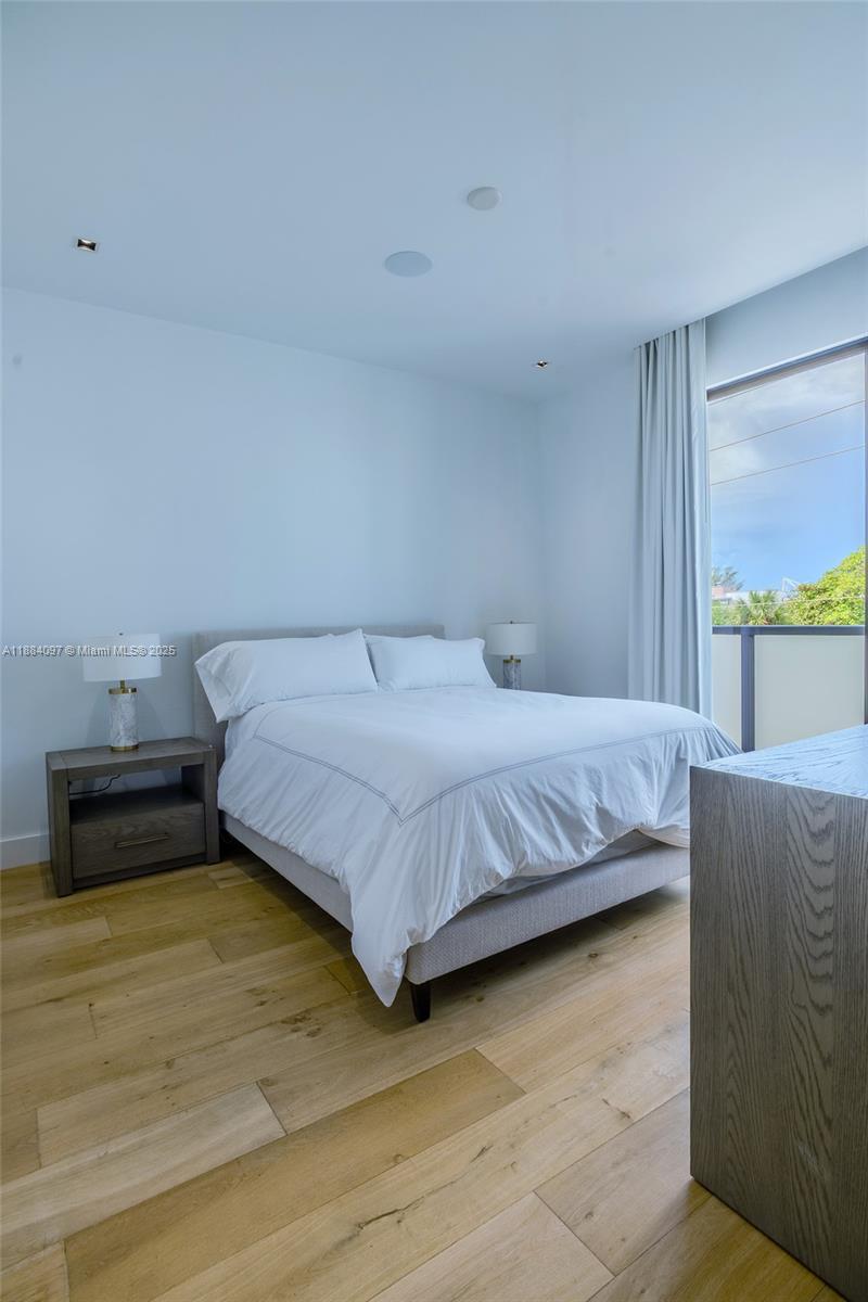 350 Meridian Ave #PH Miami Beach, FL 33139 350 Meridian Ave #PH Miami Beach, FL 33139