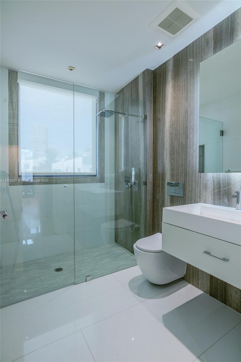 350 Meridian Ave #PH Miami Beach, FL 33139 350 Meridian Ave #PH Miami Beach, FL 33139