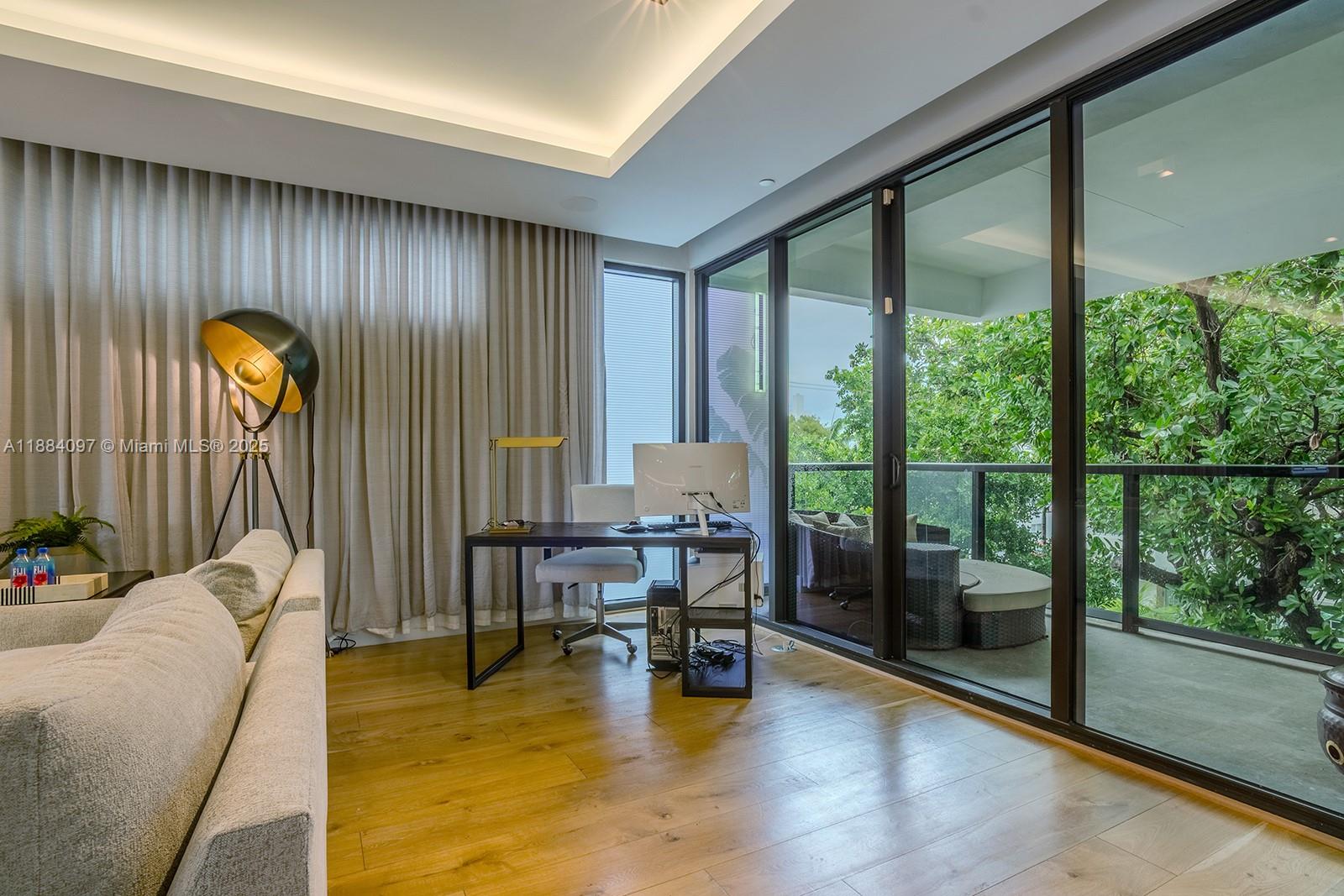 350 Meridian Ave #PH Miami Beach, FL 33139 350 Meridian Ave #PH Miami Beach, FL 33139