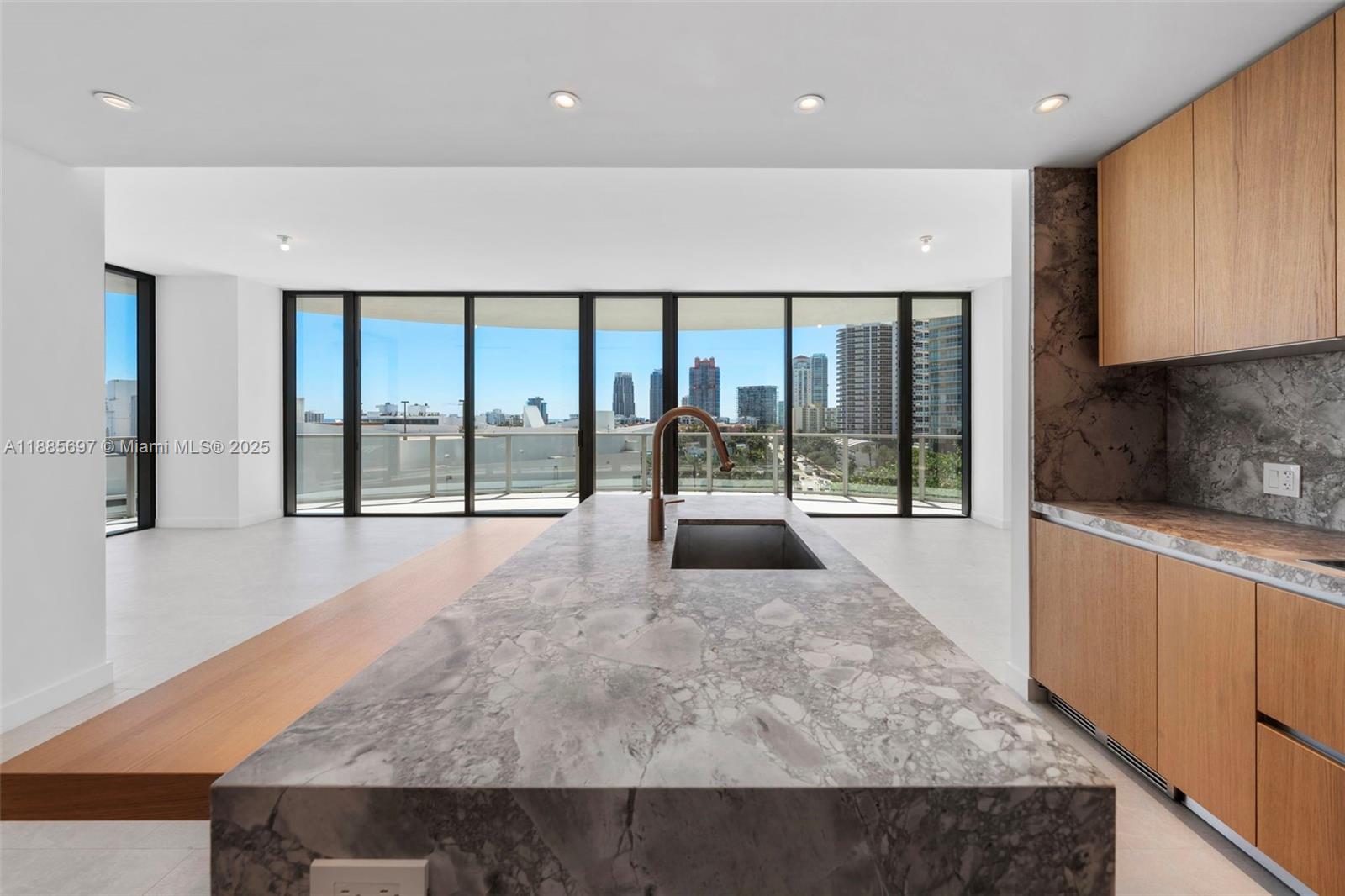 500 Alton Rd #901 Miami Beach, FL 33139 500 Alton Rd #901 Miami Beach, FL 33139