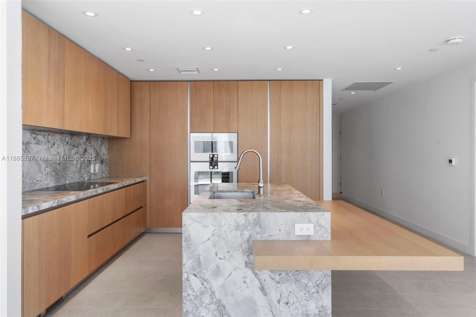 500 Alton Rd #901 Miami Beach, FL 33139 500 Alton Rd #901 Miami Beach, FL 33139