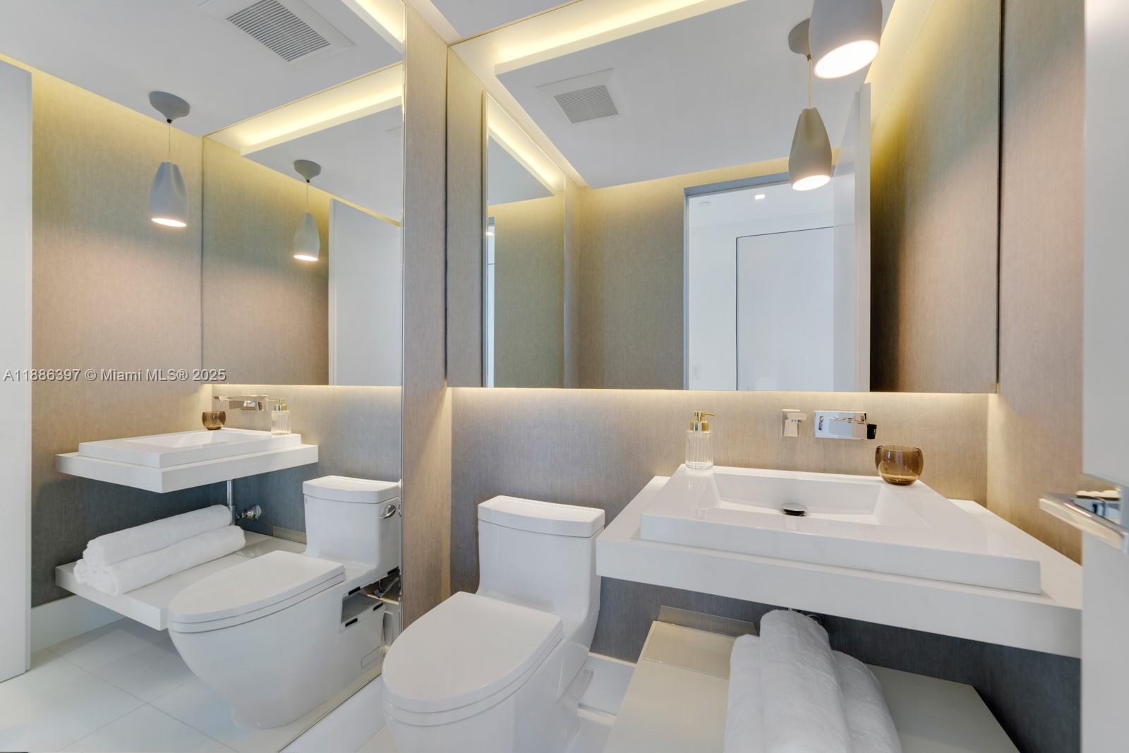 50 S Pointe Dr #2903 Miami Beach, FL 33139